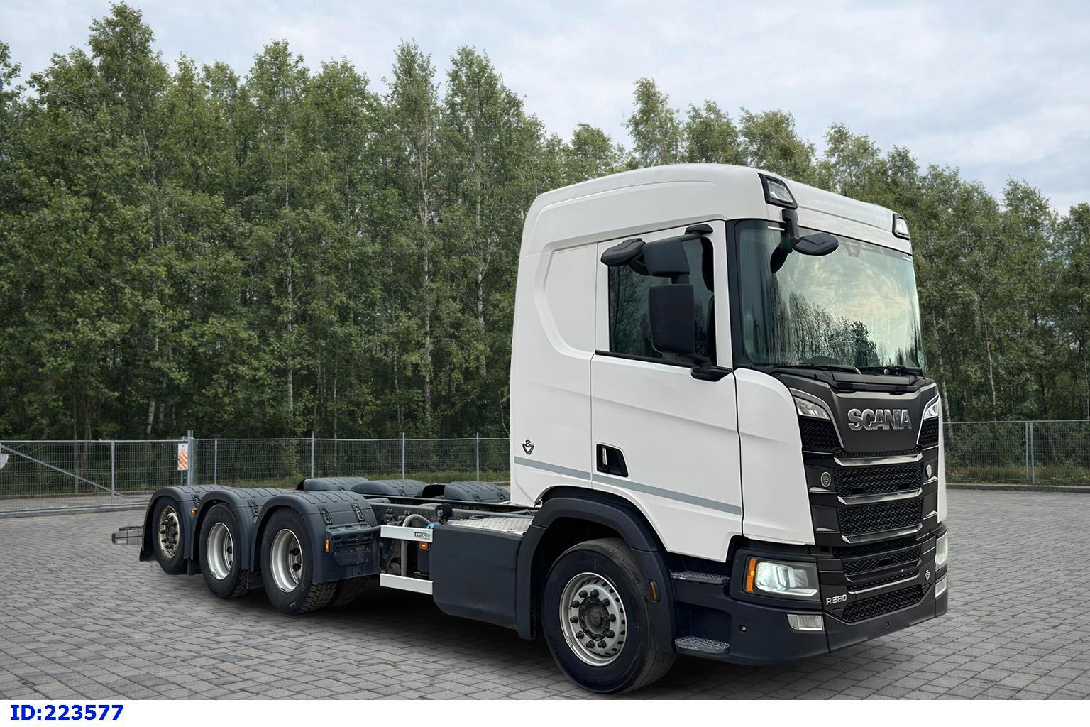 Scania R580 8x4 V8