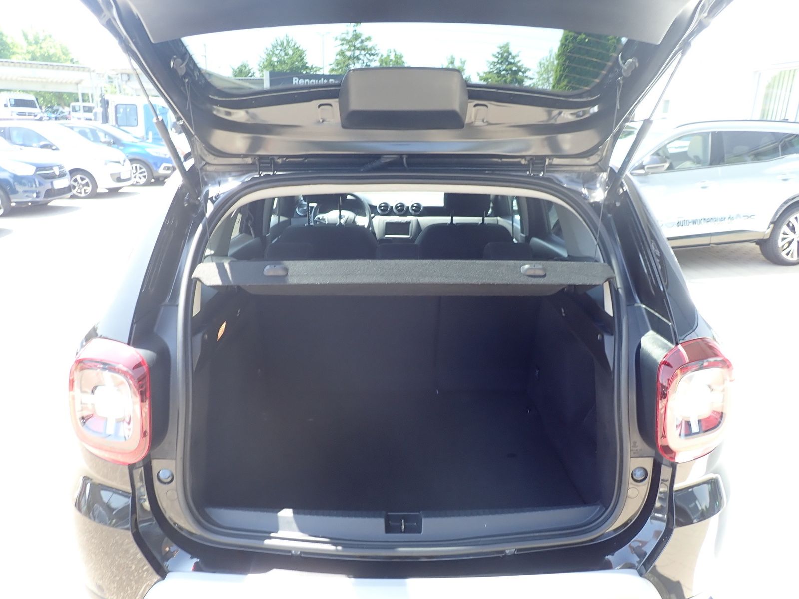 Fahrzeugabbildung Dacia Duster TCe 130 2WD URBAN/SHZ/EPH/NAVI/