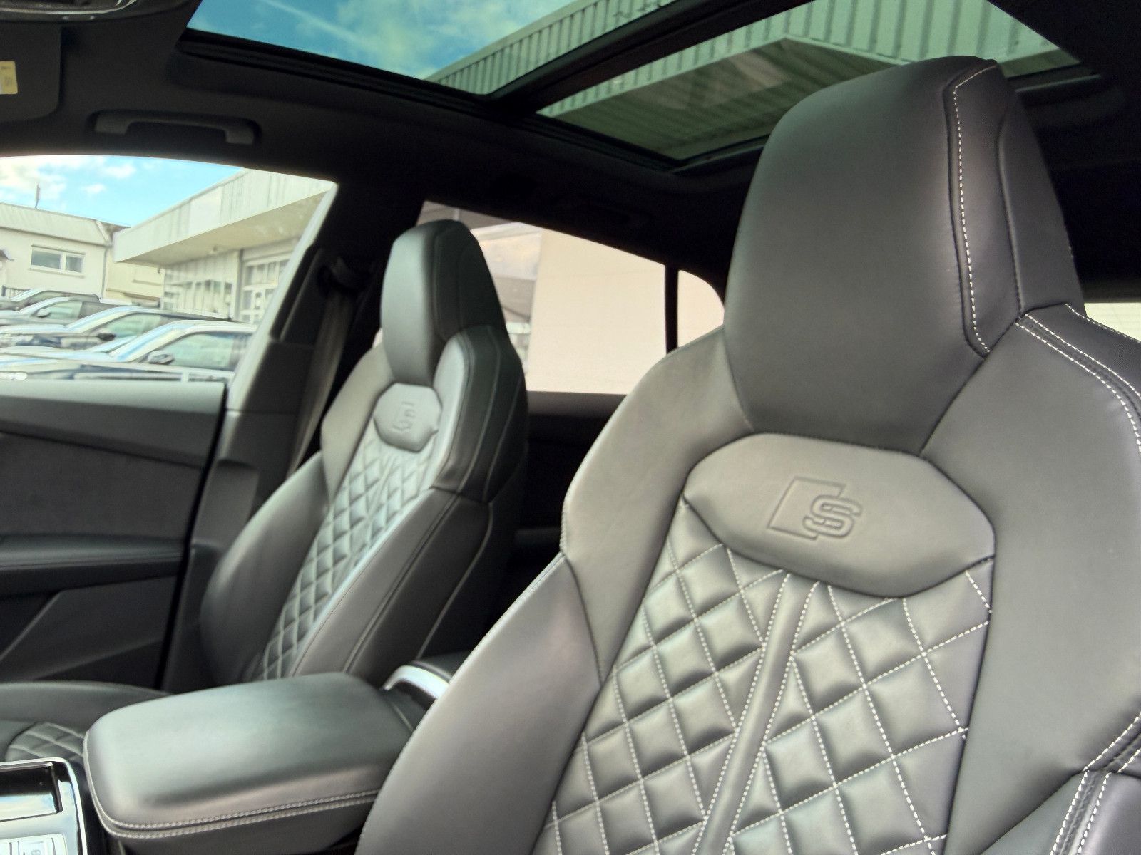 Fahrzeugabbildung Audi Q8 50 TDI Quattro/COMPETITION-PLUS/CARBON/VOLL