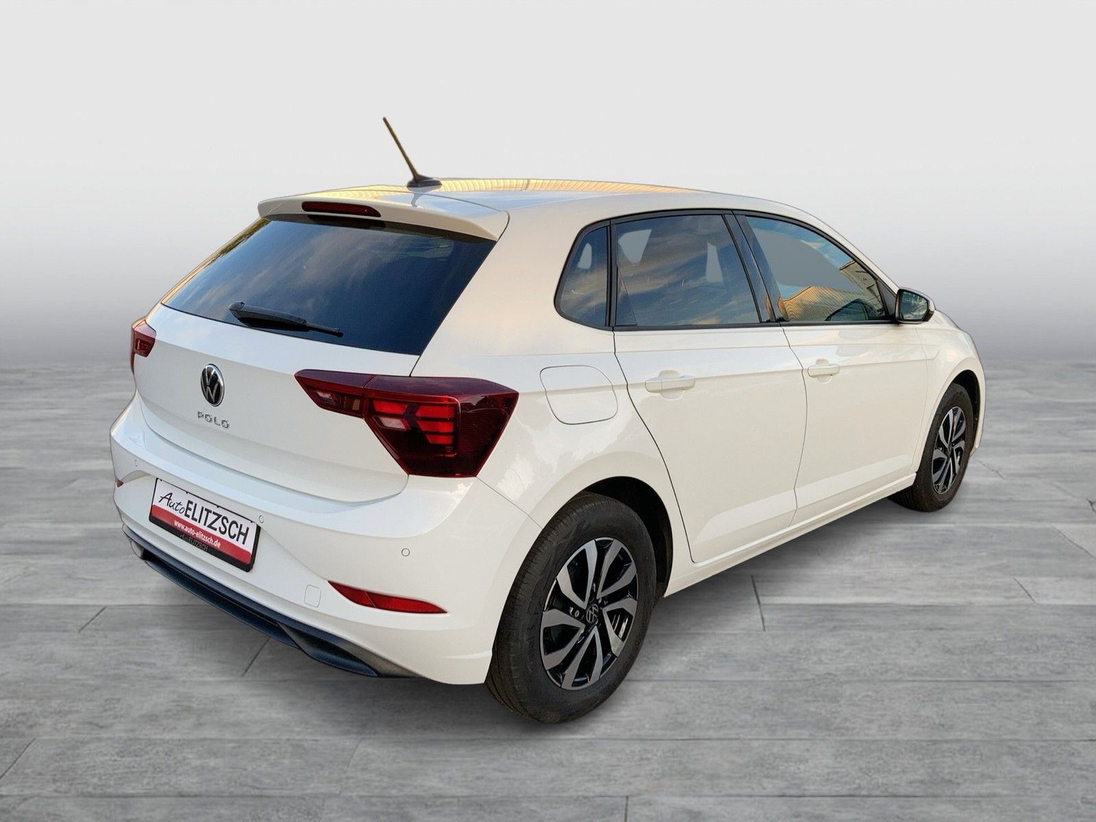 Fahrzeugabbildung Volkswagen Polo TSI Active DSG LED Navi ACC PDC SH