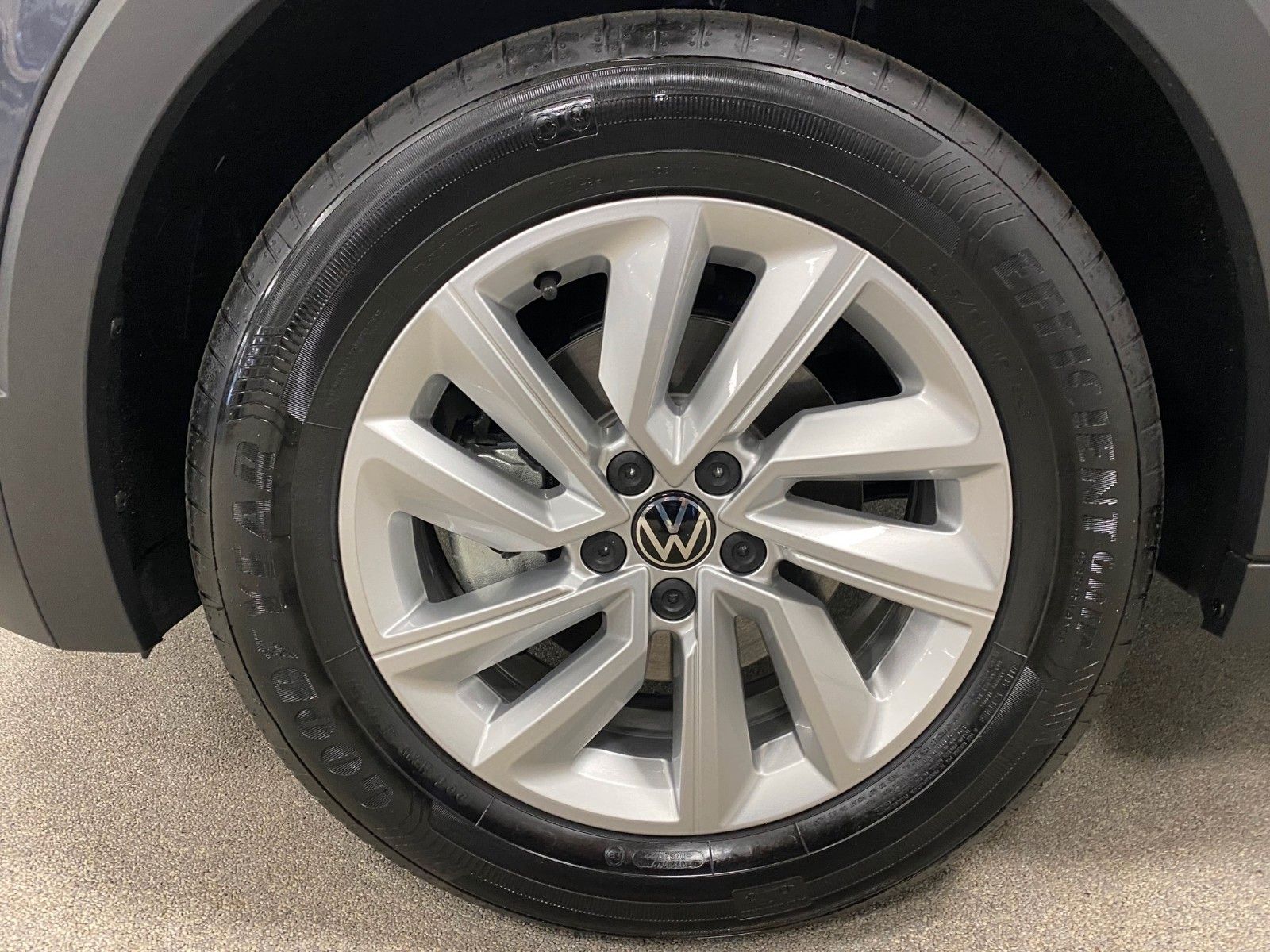 Fahrzeugabbildung Volkswagen T-Cross 1.0 TSI Life+KAMERA++PDC+ready2Discover+