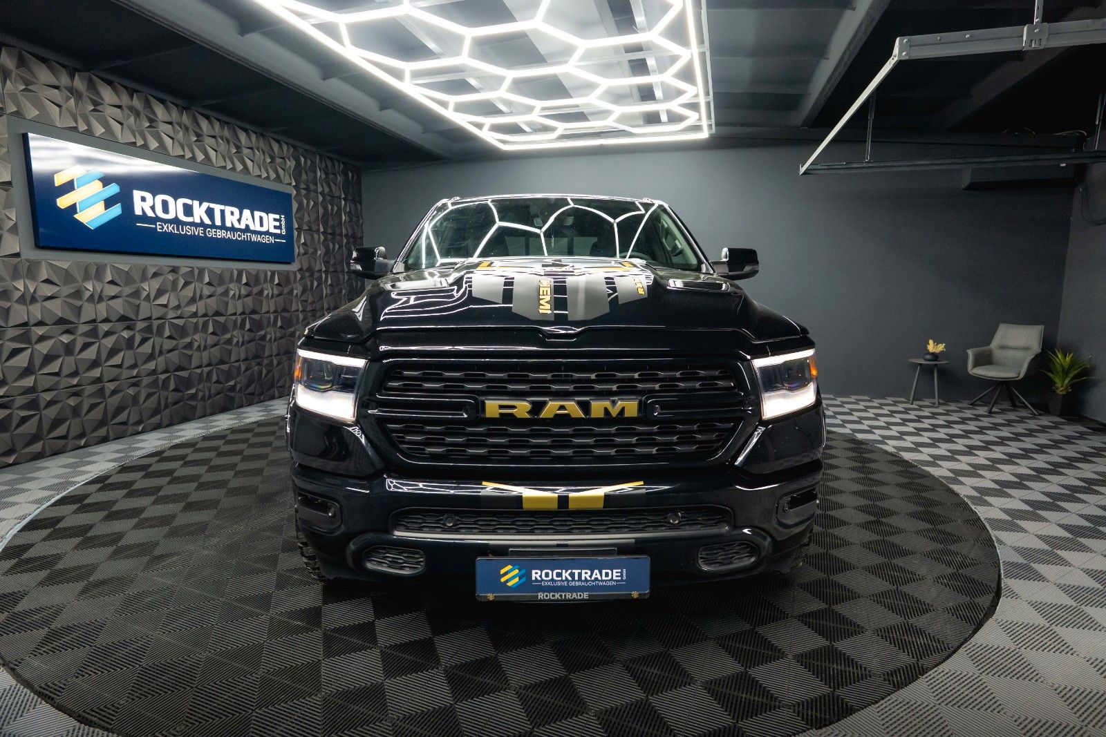 Fahrzeugabbildung Dodge RAM 5.7 V8 GOLD EDITION OFFROAD 4x4 UNFALLFREI