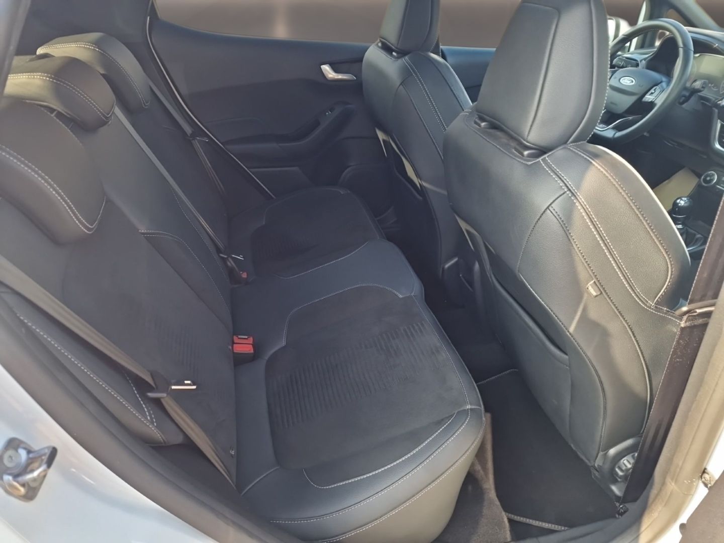 Fahrzeugabbildung Ford Fiesta ST Lederpaket,PanoDach, Panorama Navi Sou