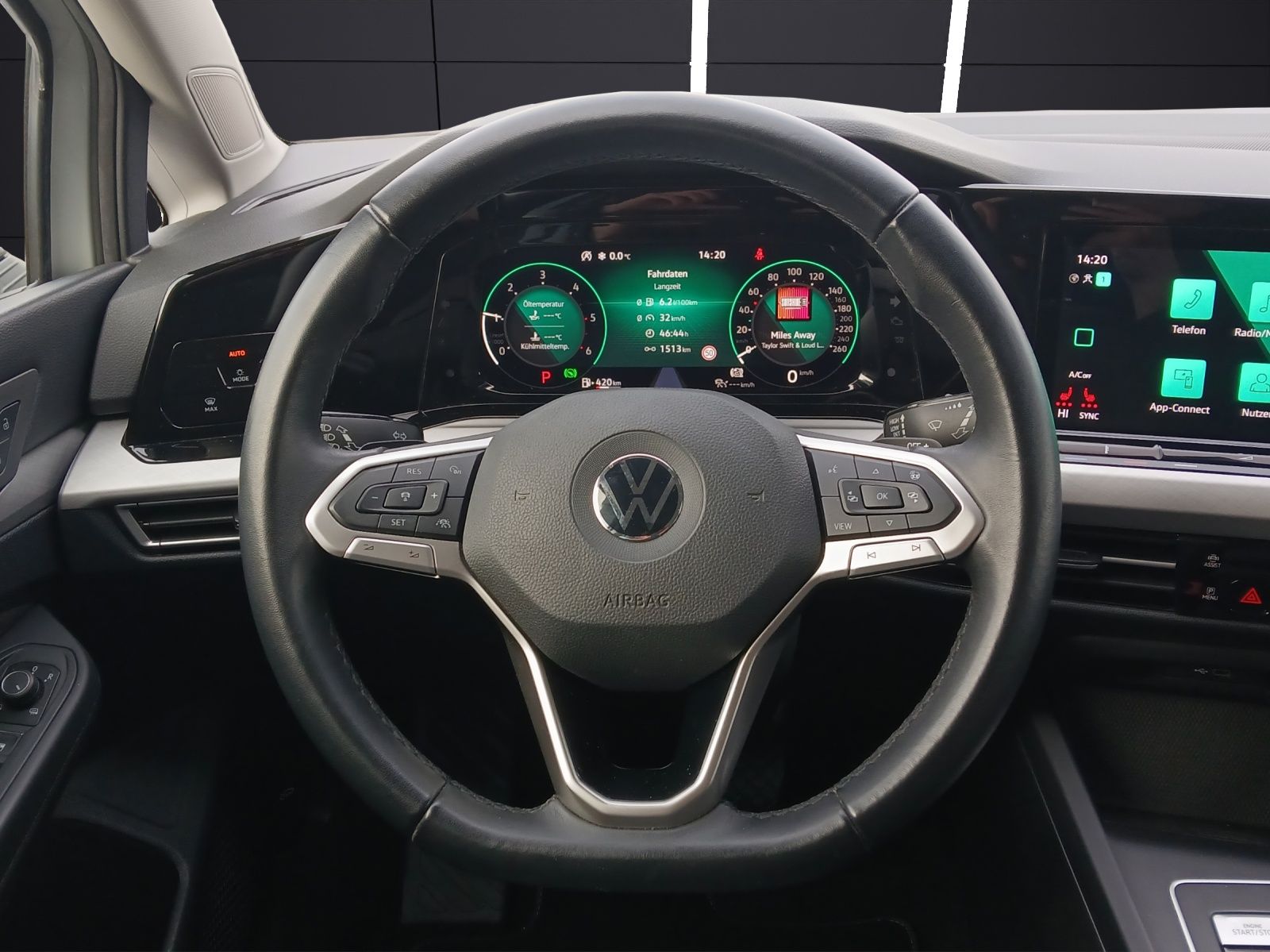 Fahrzeugabbildung Volkswagen Golf VIII Variant TDI Life DSG LED Navi AID ACC