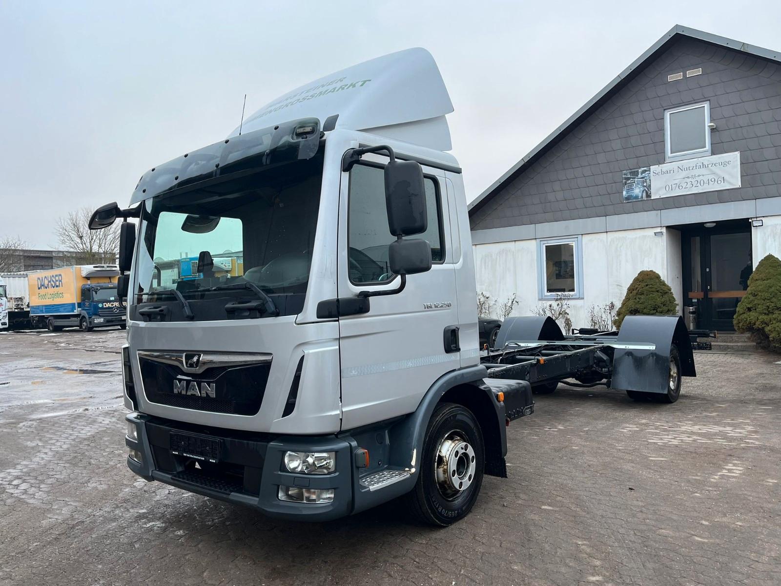 MAN TGL 12.250  4X2 Fahrgestell / Automatik