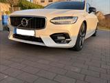 Volvo V90 D5 AWD R-Design AHK Pano 360 Grad - Volvo V90 von privat