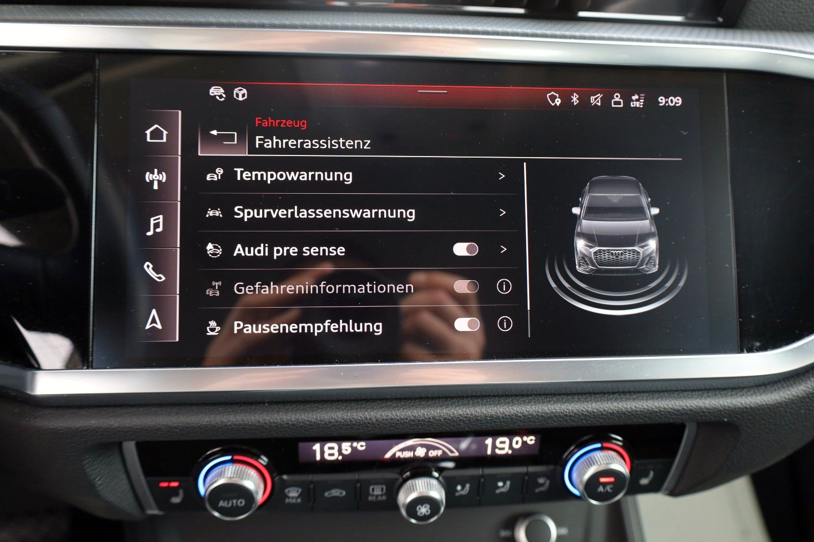 Fahrzeugabbildung Audi Q3 Sportback 35 TFSI S line,T.Leder,Navi,LED,SH