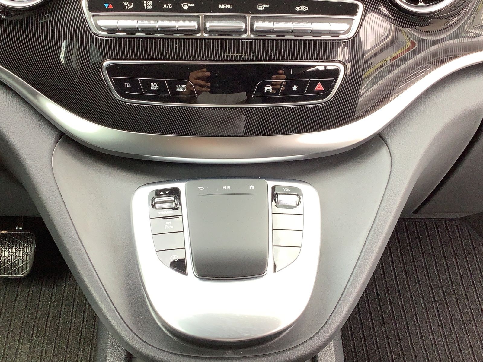 Fahrzeugabbildung Mercedes-Benz V 250 d EDITION 4M 7-Si. LED AHK NAVI MBUX