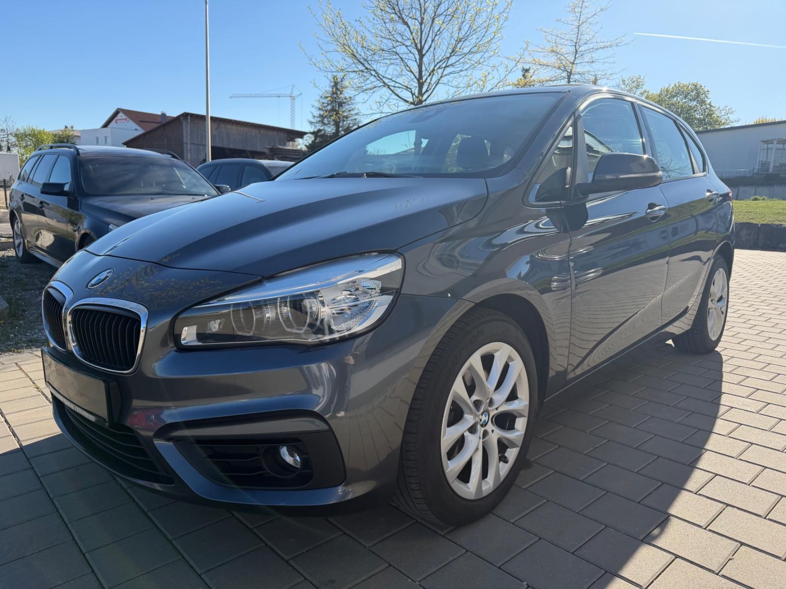 BMW 218i Active Tourer, LED ,PANO,SHZ,AHK,PDC