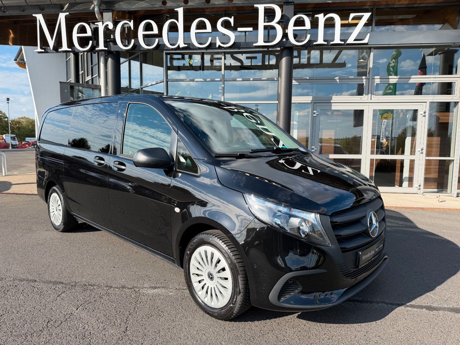 Fahrzeugabbildung Mercedes-Benz Vito 116 CDI 9G Tourer AHK2,5to Navi