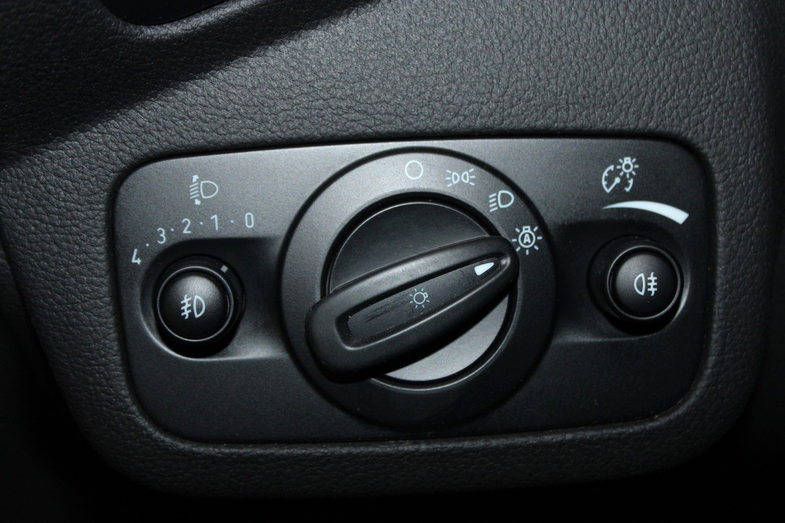 Fahrzeugabbildung Ford Kuga Titanium NAVI WinterPaket el. Heckklappe