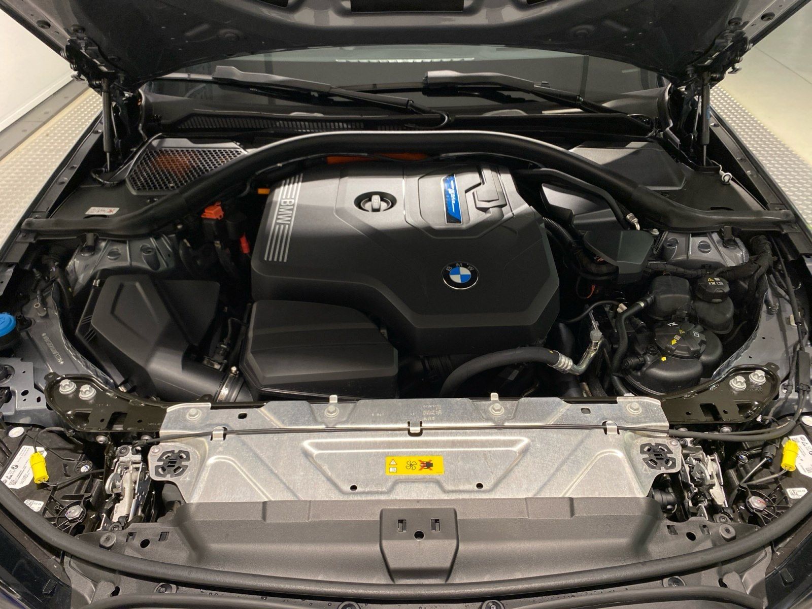 BMW 330 - Bild 16
