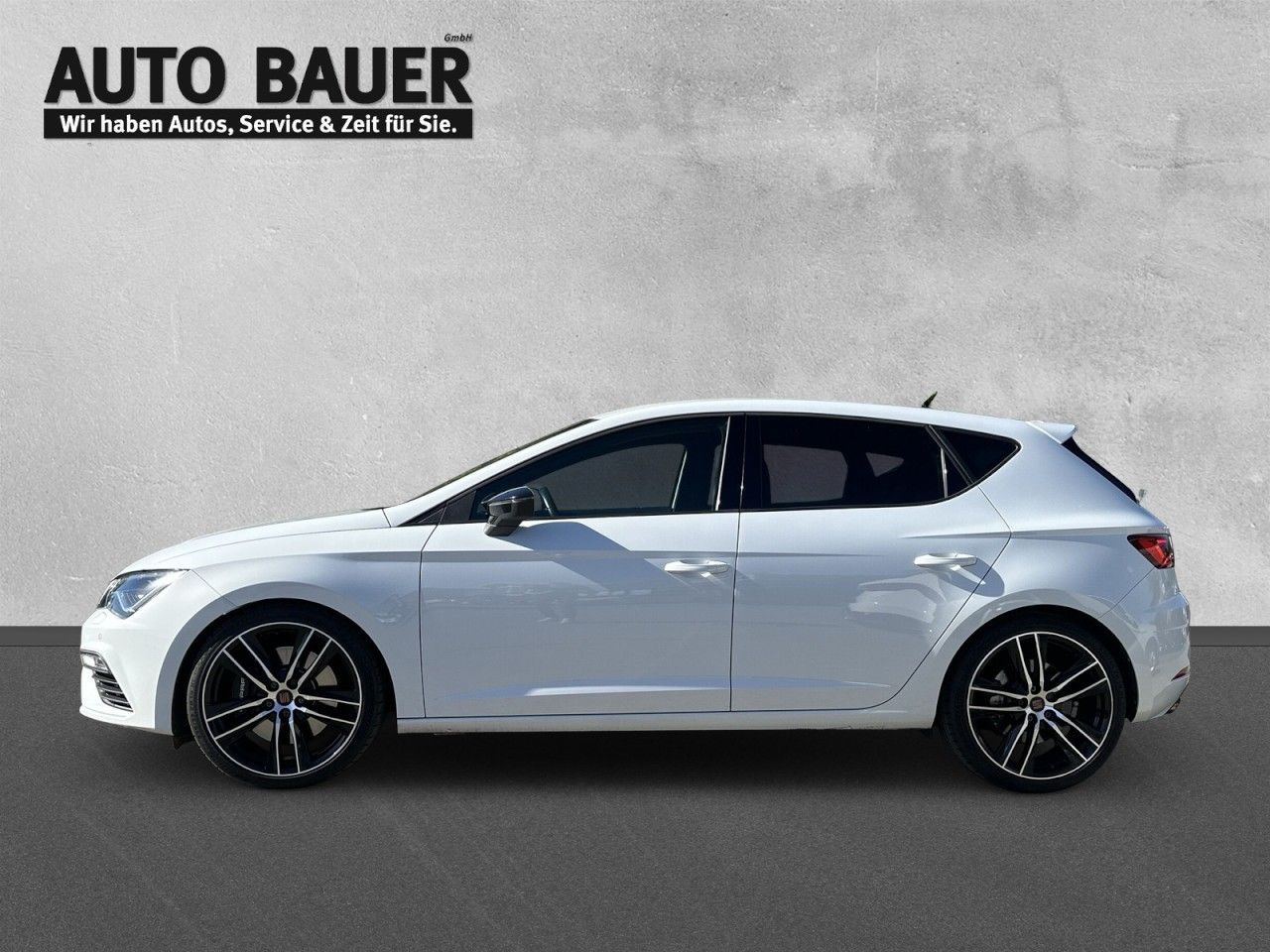 Fahrzeugabbildung SEAT Leon Cupra 2.0 TSI 213 kW (290 PS) 7-Gang-DSG - mit KI generiert/bearbeitet