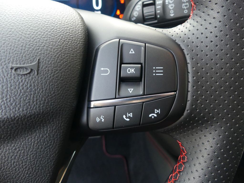 FORD Focus Lim. ST-Line X*ACC*Kamera* FORD Focus Lim. ST-Line X*ACC*Kamera*