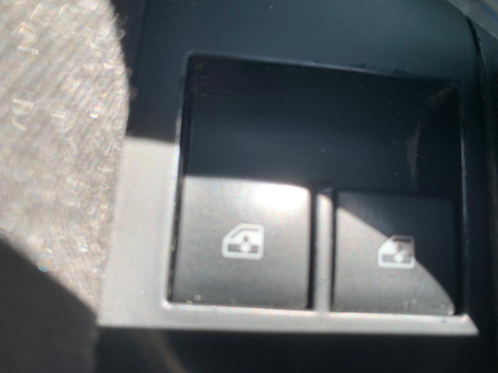 Opel Astra 2011 — photo 14