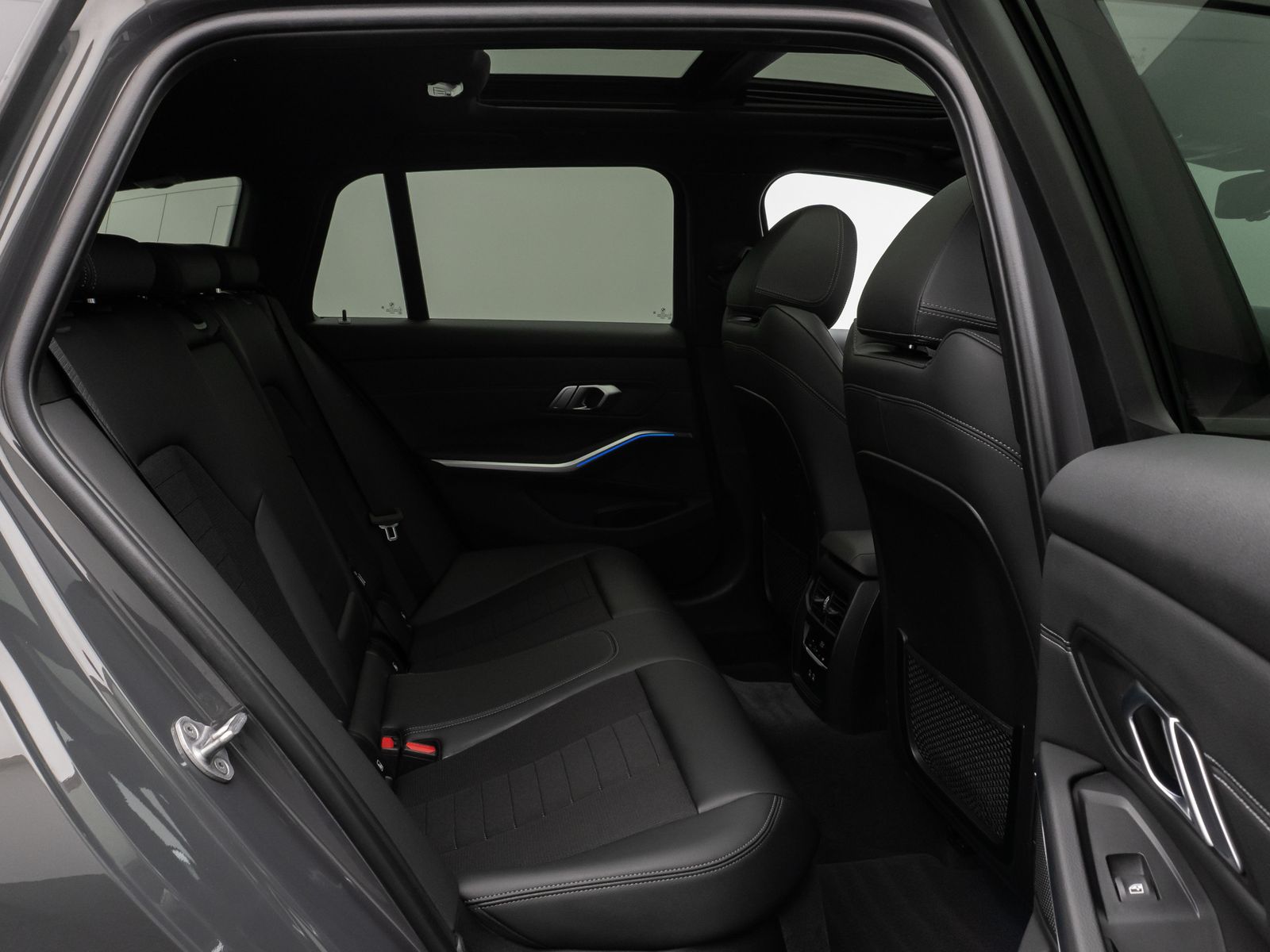 Fahrzeugabbildung BMW 320d xD Sport Line Panorama Laser Kamera HUD DAB