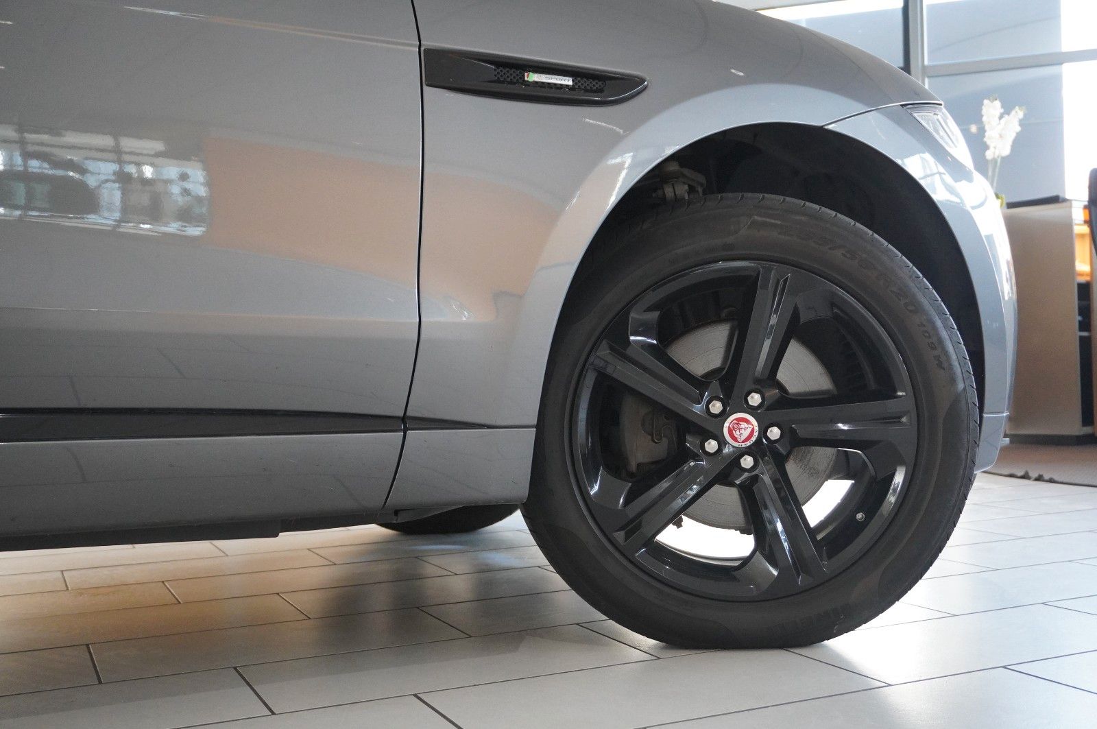 Fahrzeugabbildung Jaguar F-Pace 30D R-SPORT AWD NAVI/LED/SHZ/SPORT/AHK