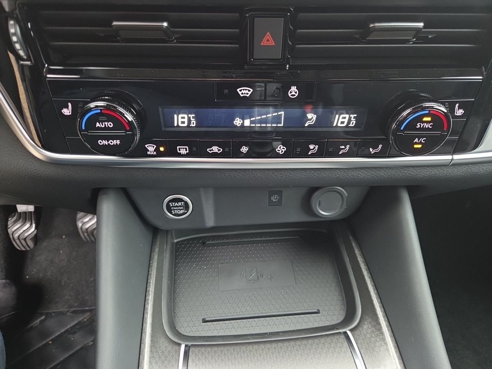 Fahrzeugabbildung Nissan Qashqai N-Connecta 140 PS Handschalter *HEADUP D