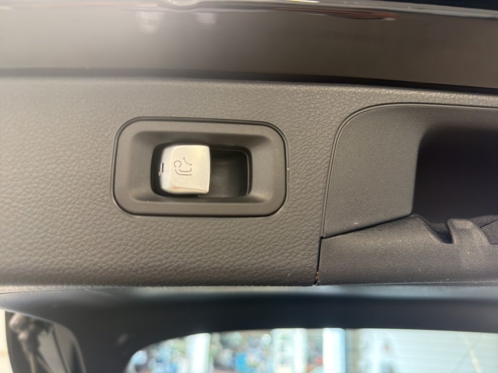 Fahrzeugabbildung Mercedes-Benz GLC 220 d 4MATIC AMG*Night*LED*ParkP*PDC*RFK*AHK