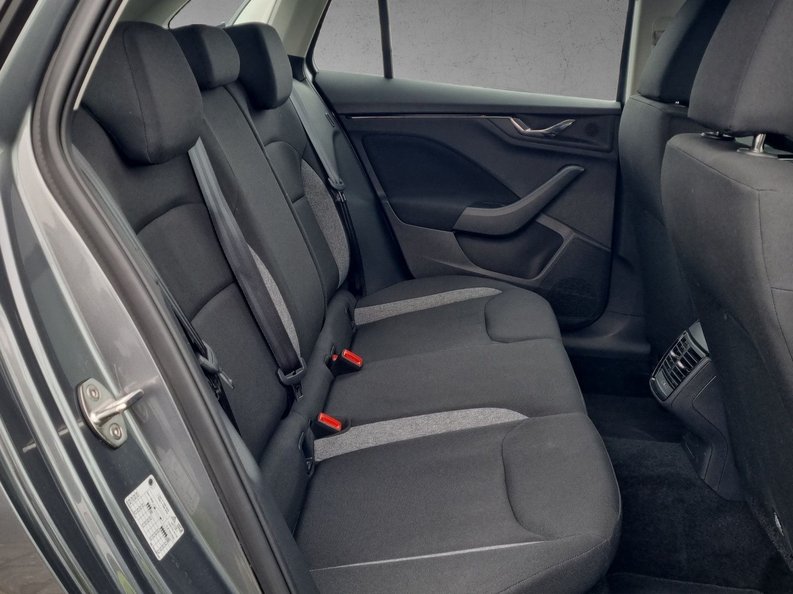 Fahrzeugabbildung SKODA Scala Essence 1,0 TSI DSG GRA PDC