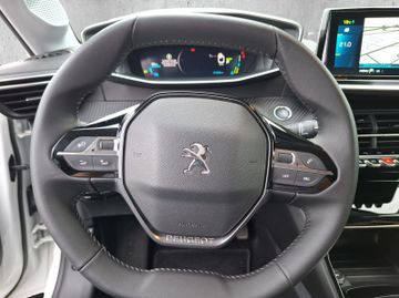 Peugeot 208 Allure Pack e- 136 Kam.+LED+Navi+SHZ