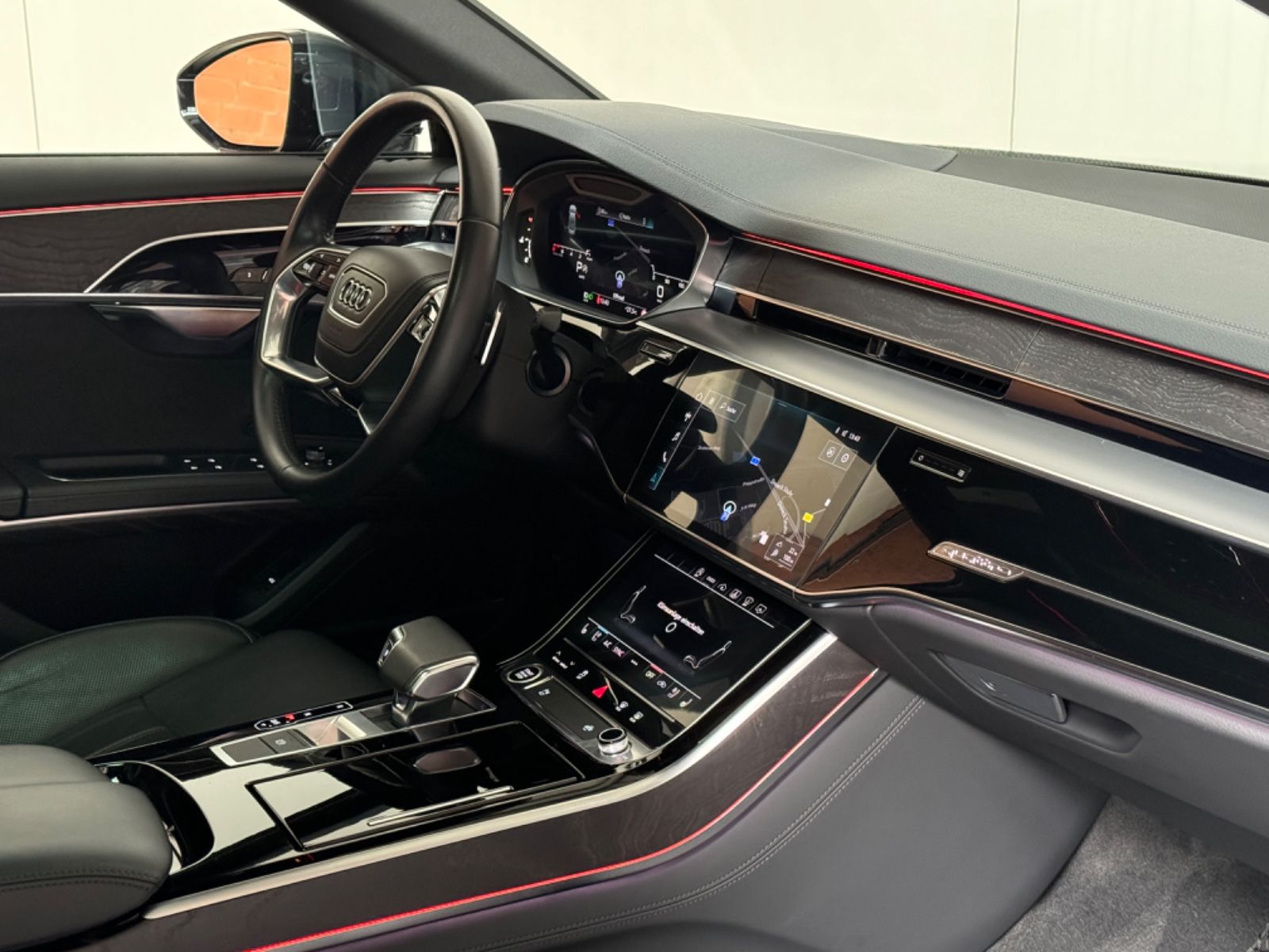 Fahrzeugabbildung Audi A8 60 TFSI L quattro/360°/HUD/Distronic/B&O/Voll