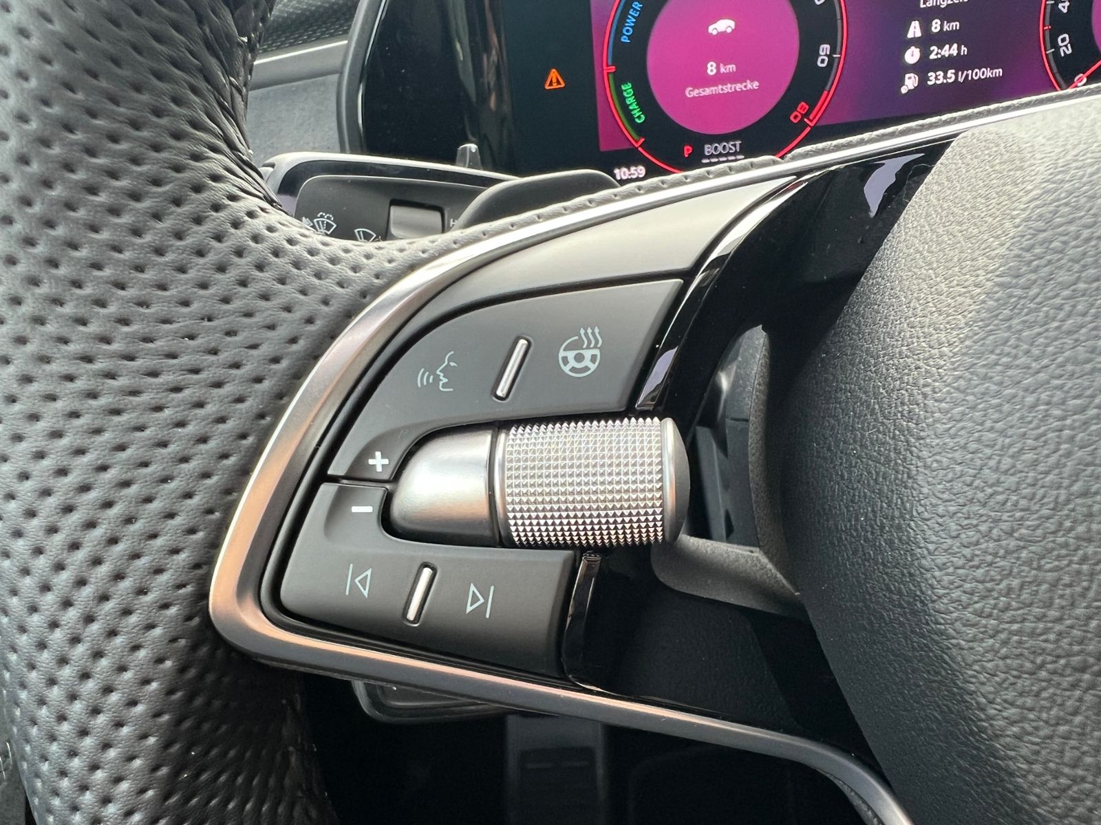 Fahrzeugabbildung SKODA Kodiaq Sportline 1.5 TSI IV DSG *LED, Navi, AHK,