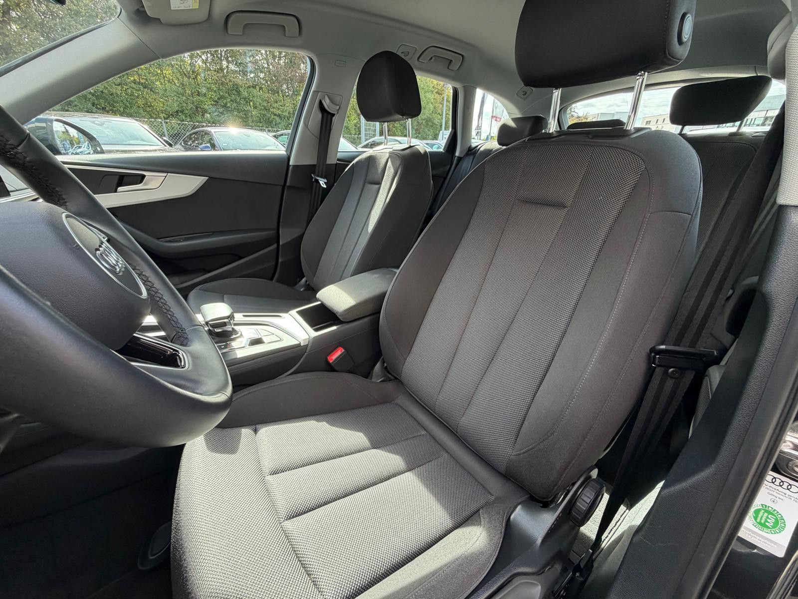 Fahrzeugabbildung Audi A4 Av 40 TFSI S-Tr Advanc LED+NAVI+SHZ+TEMP+17"