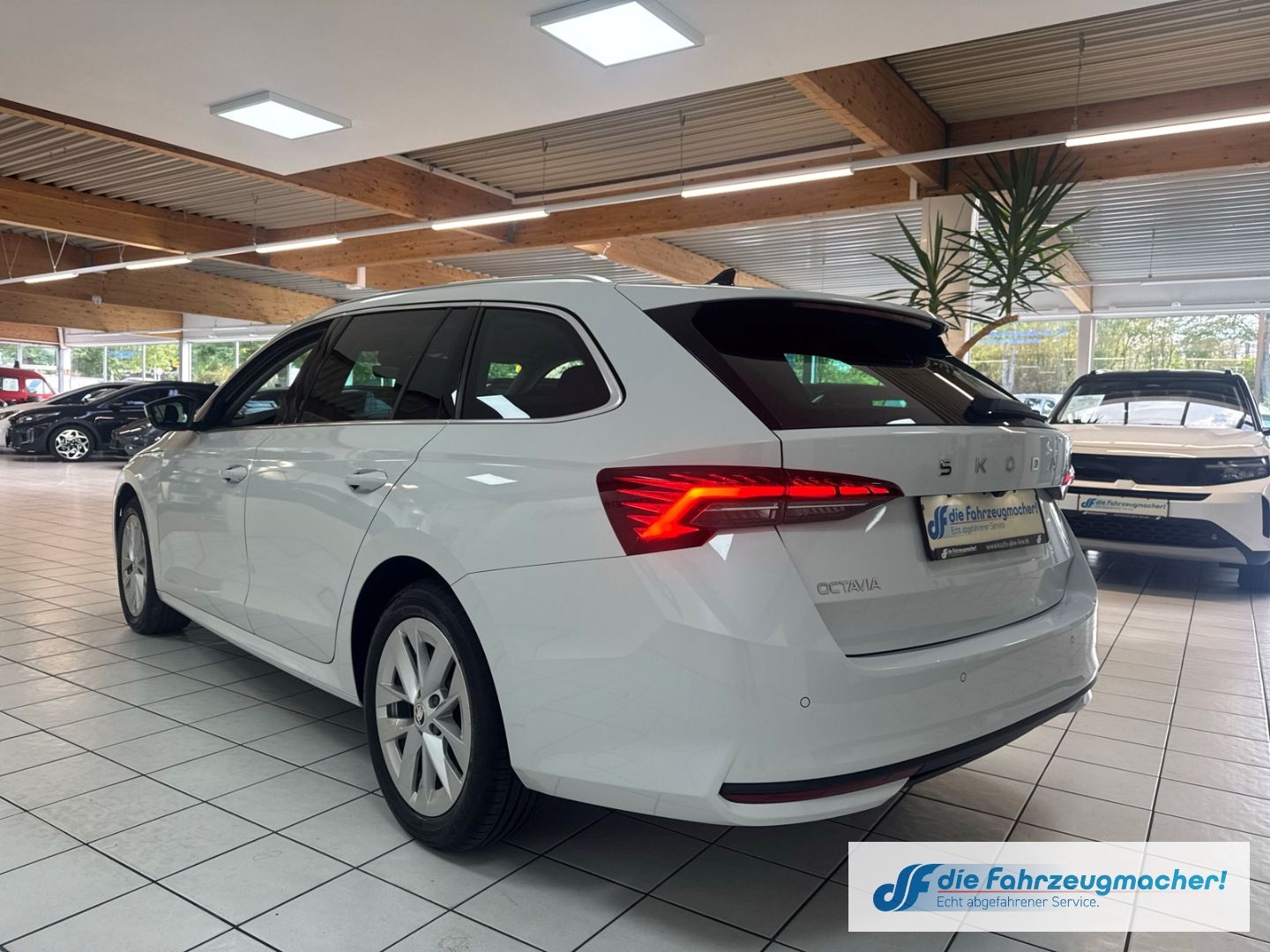 Fahrzeugabbildung SKODA Octavia Combi 1.5 TSI mHEV 85 kW Selection Navi