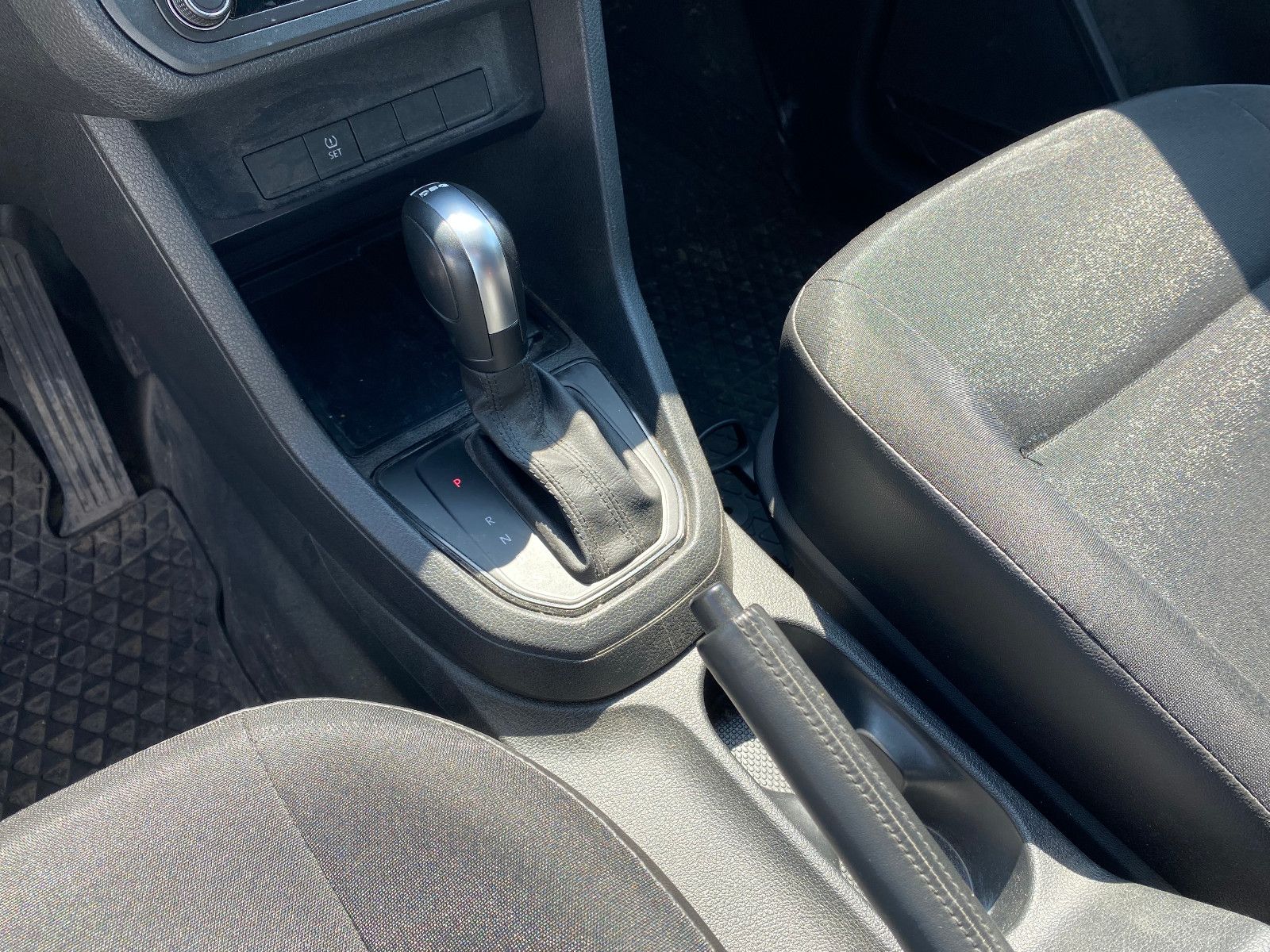 Fahrzeugabbildung Volkswagen Caddy Maxi ABTe Kasten Klima SHZ PDC Bi-Xenon