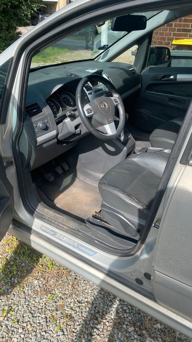 Opel Zafira 2009 — photo 7