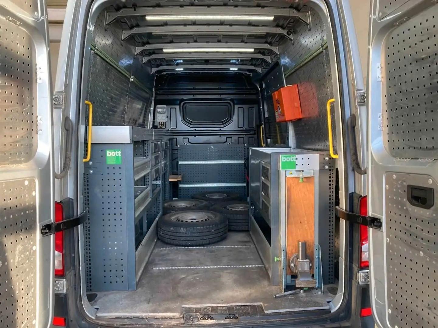Volkswagen Crafter 35 mittellang  Bott REGAL WERS