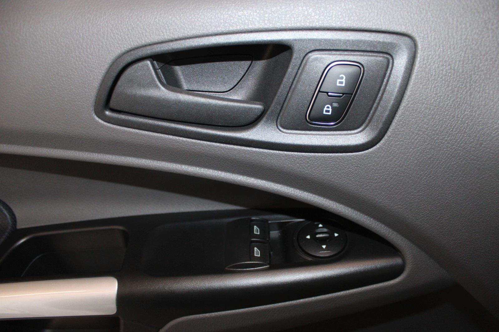 Fahrzeugabbildung Ford Transit Connect TREND L2 KLIMA PDC AHK
