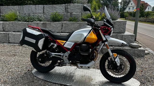 Moto Guzzi V85 TT VIEL ZUBEHÖR!! SERVICE NEU!