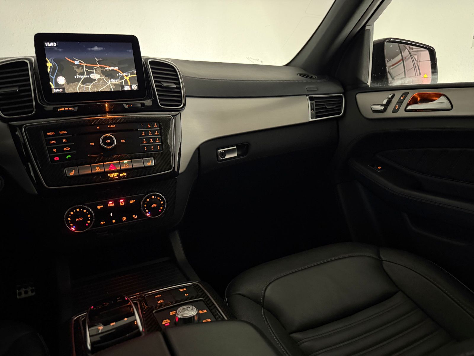 Fahrzeugabbildung Mercedes-Benz GLS 350 d 4Matic AMG-LINE/PANO/AHK/DAB/7-SITZER
