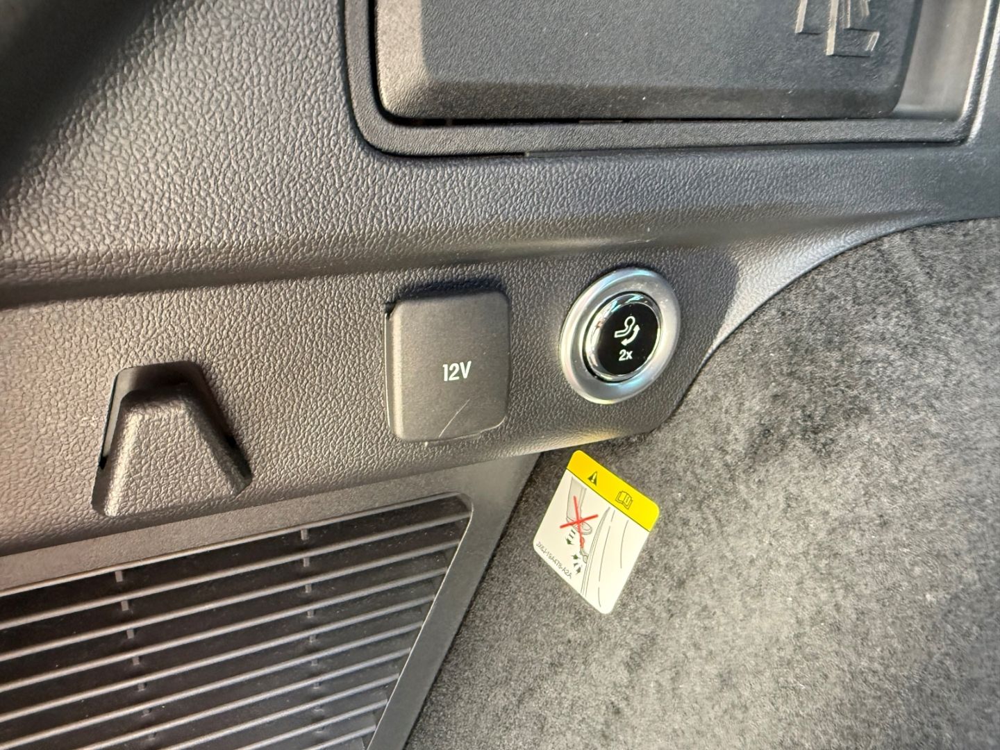 Fahrzeugabbildung Ford Kuga ST-Line X ACC LED Pano RFK Navi B&O AHK TWA