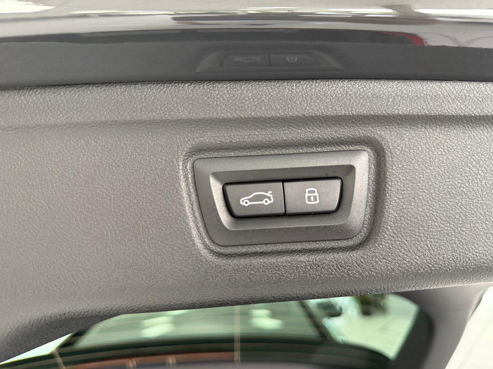 BMW M340i Touring xD*SHADOW*PANO*HUD*ACC*KEYL*360°