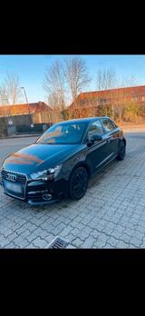 Audi *AUDI A1 4 Türer in einwandfreiem Zustand!* - Audi A1: Türer