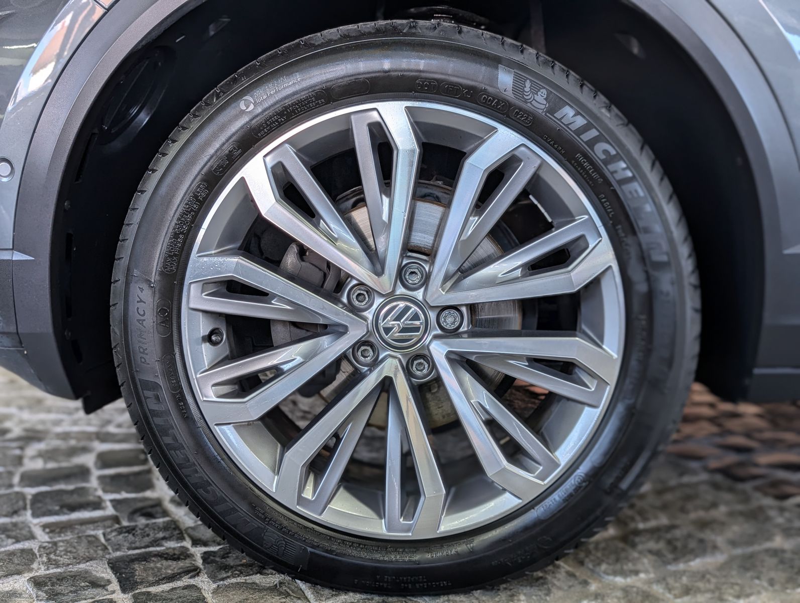 Fahrzeugabbildung Volkswagen T-Roc 1.6 TDI IQ.DRIVE ACC LED KAM SHZ AHK VIRT