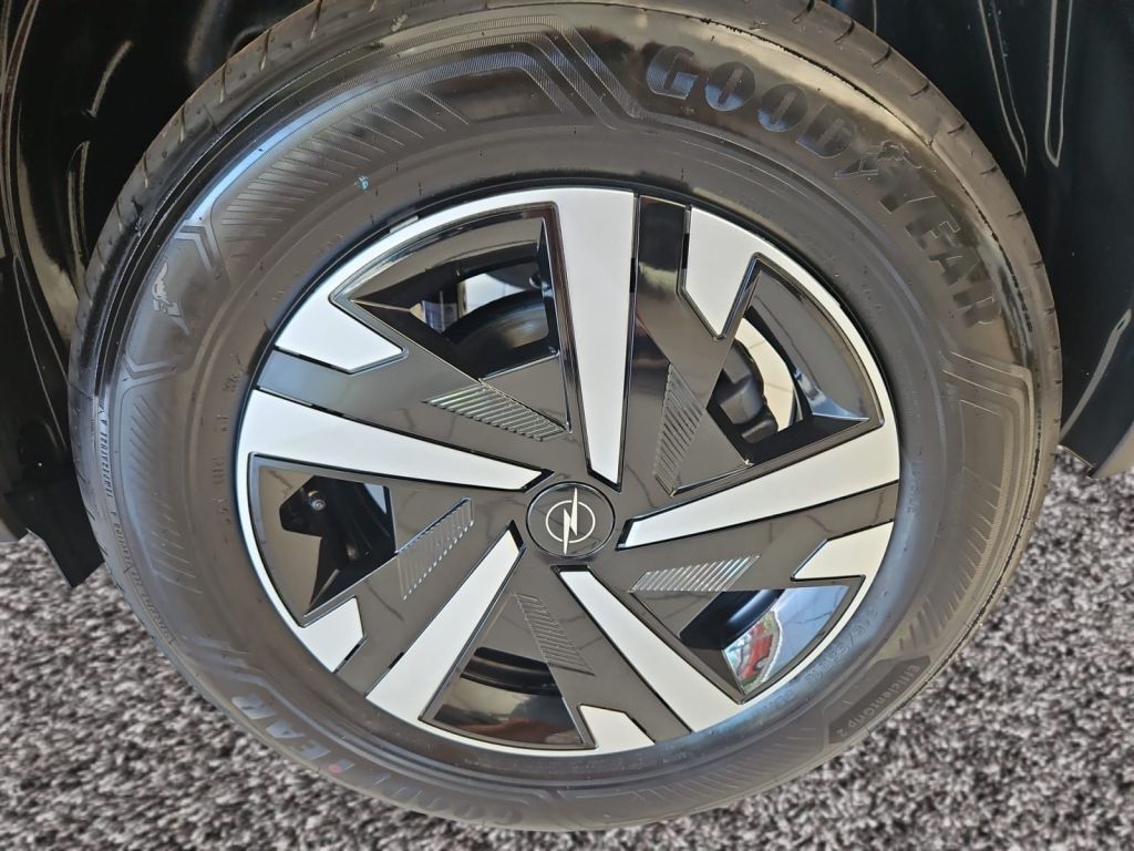 Fahrzeugabbildung Opel Mokka 1.2 DI Turbo Hybrid 48V AT Edition (B/B)