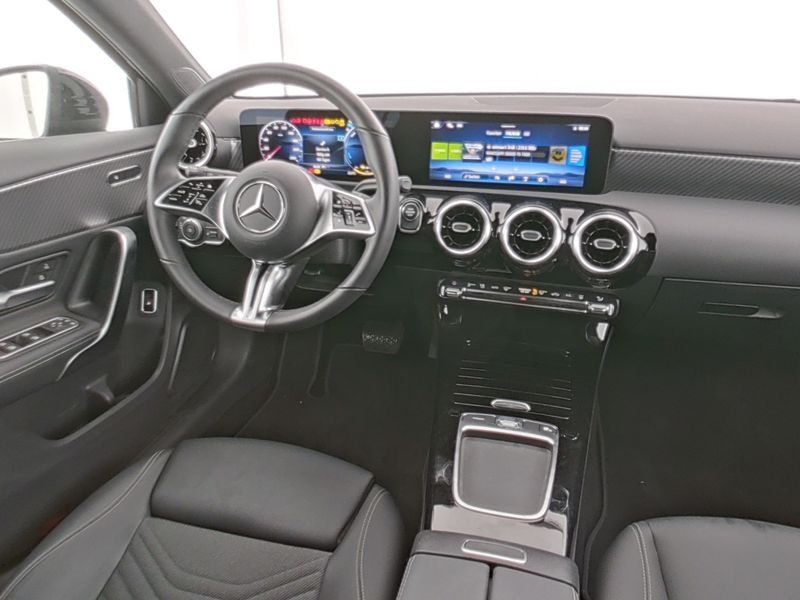 Fahrzeugabbildung Mercedes-Benz A 250 e PROGRESSIVE*AHK*APPLE-CARPLAY*TOTWINKEL