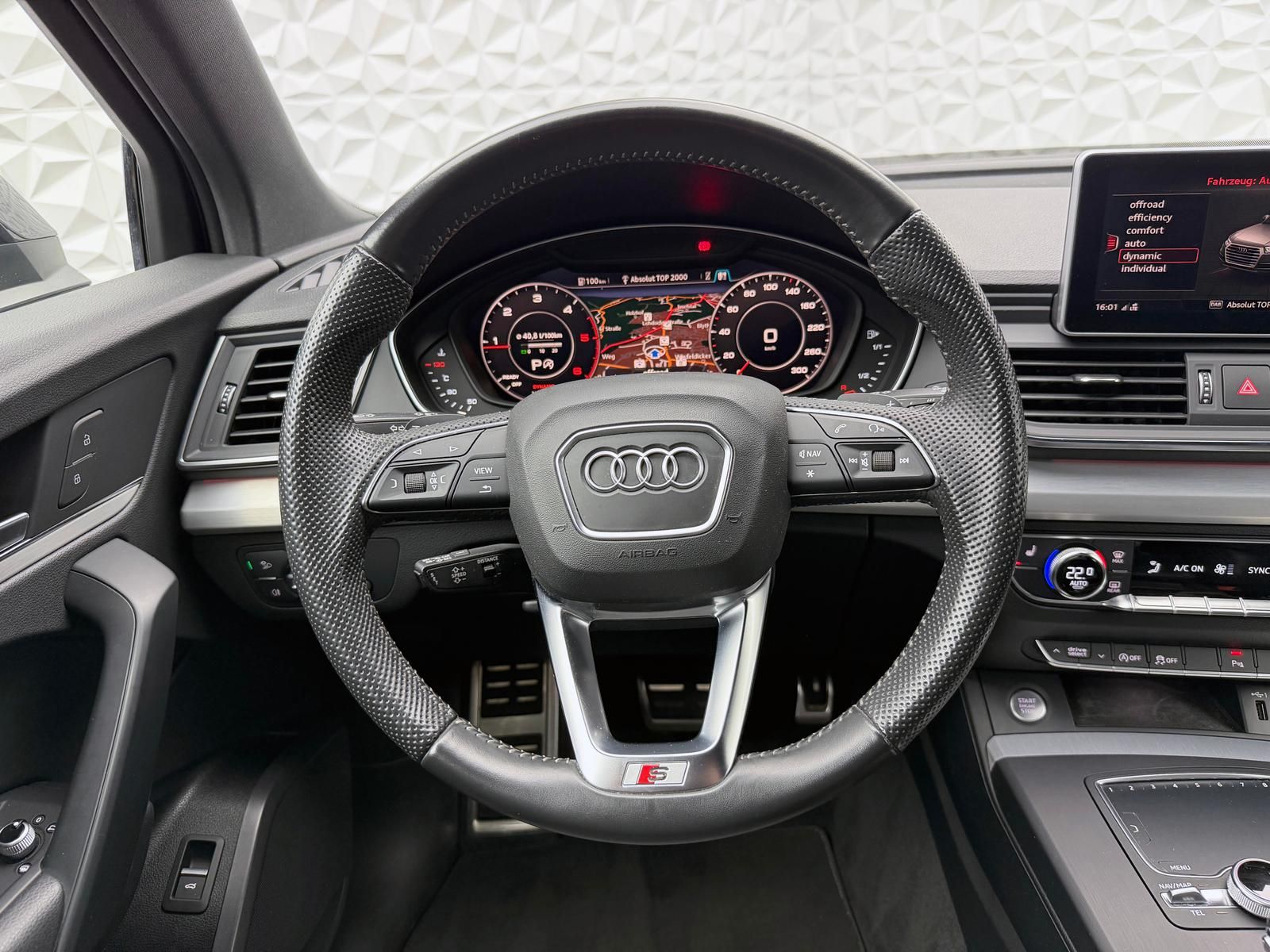 Fahrzeugabbildung Audi Q5 40 TDI S-LINE/QUA/ACC/AHK/MATRIX/KEYLES/RCAM