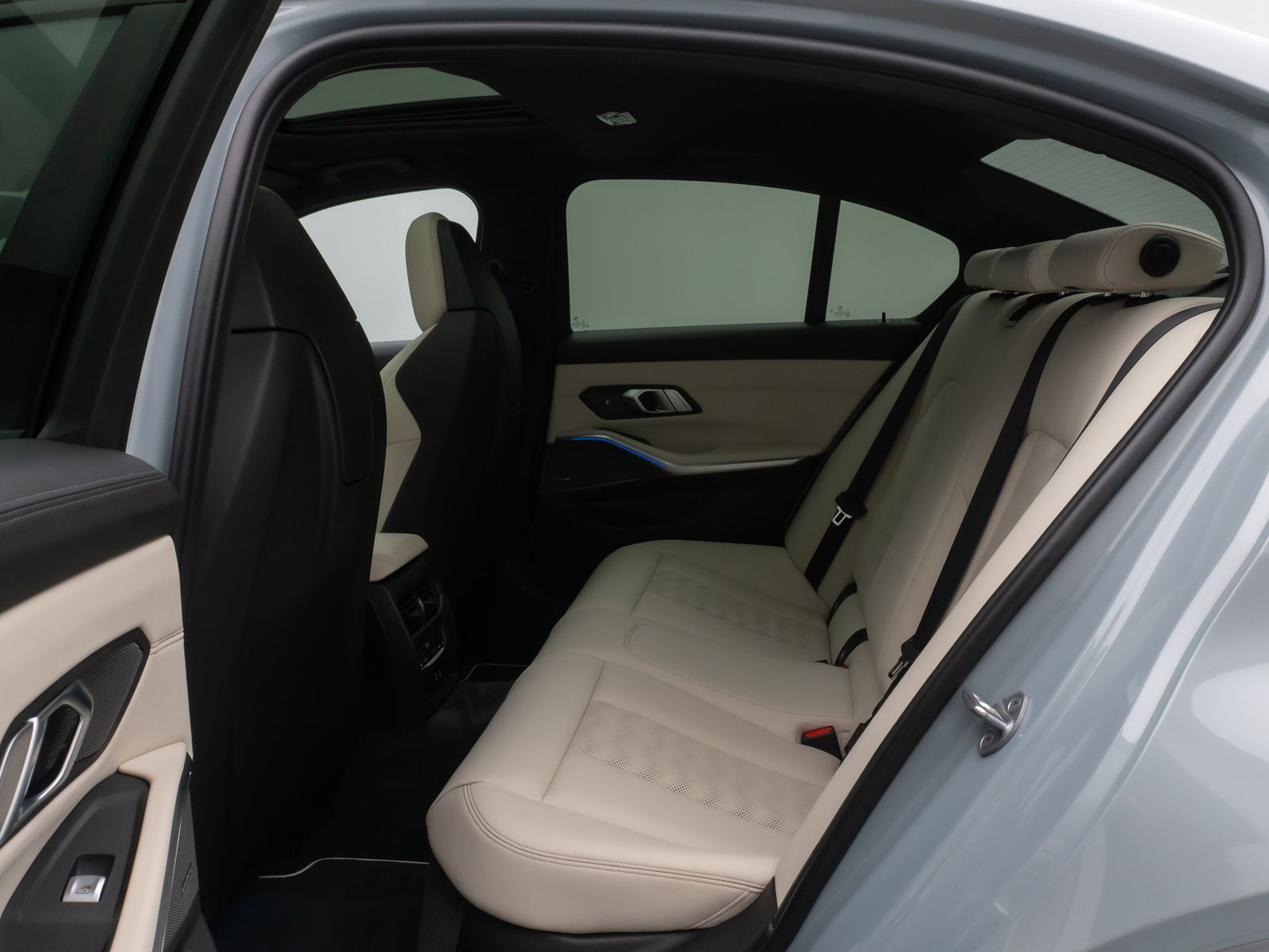 Fahrzeugabbildung BMW M3 Competition xD Glasdach Laser 360°HUD H/K DAB