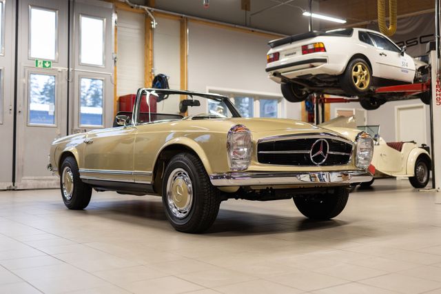 Mercedes-Benz SL 280 Pagoda