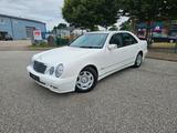 Mercedes-Benz E 200 CDI CLASSIC-137Tkm-KLIMA-TÜV NEU-TOP - Mercedes-Benz E 200 aus 2001