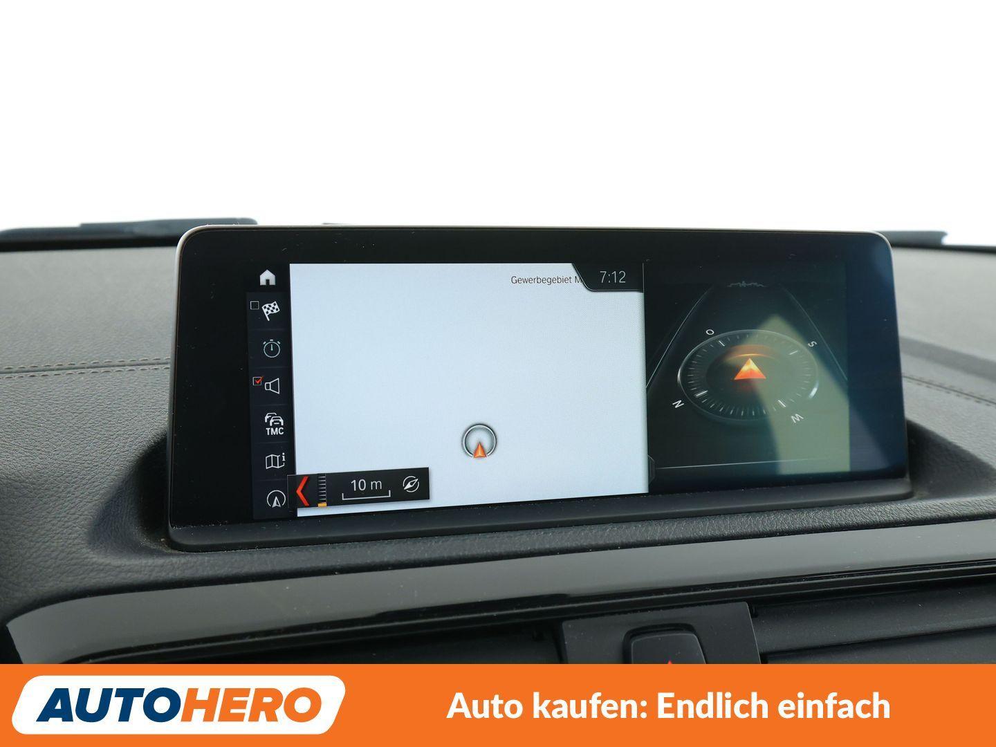 BMW 1er 120i Sport Line Aut.*NAVI*LED*TEMPO*PDC*SHZ*