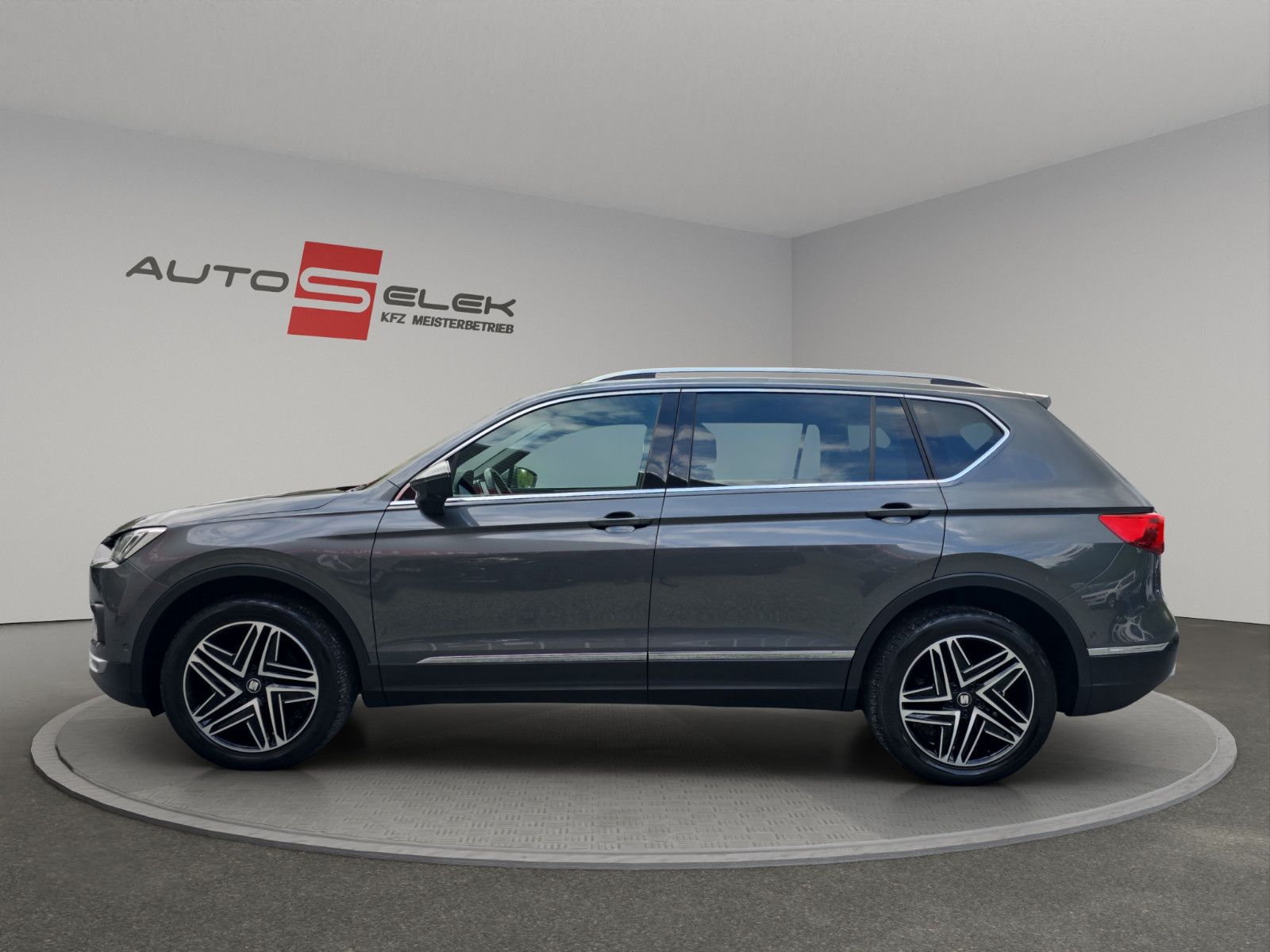 Fahrzeugabbildung SEAT Tarraco Xcellence 4Drive/7-Sitzer/360°