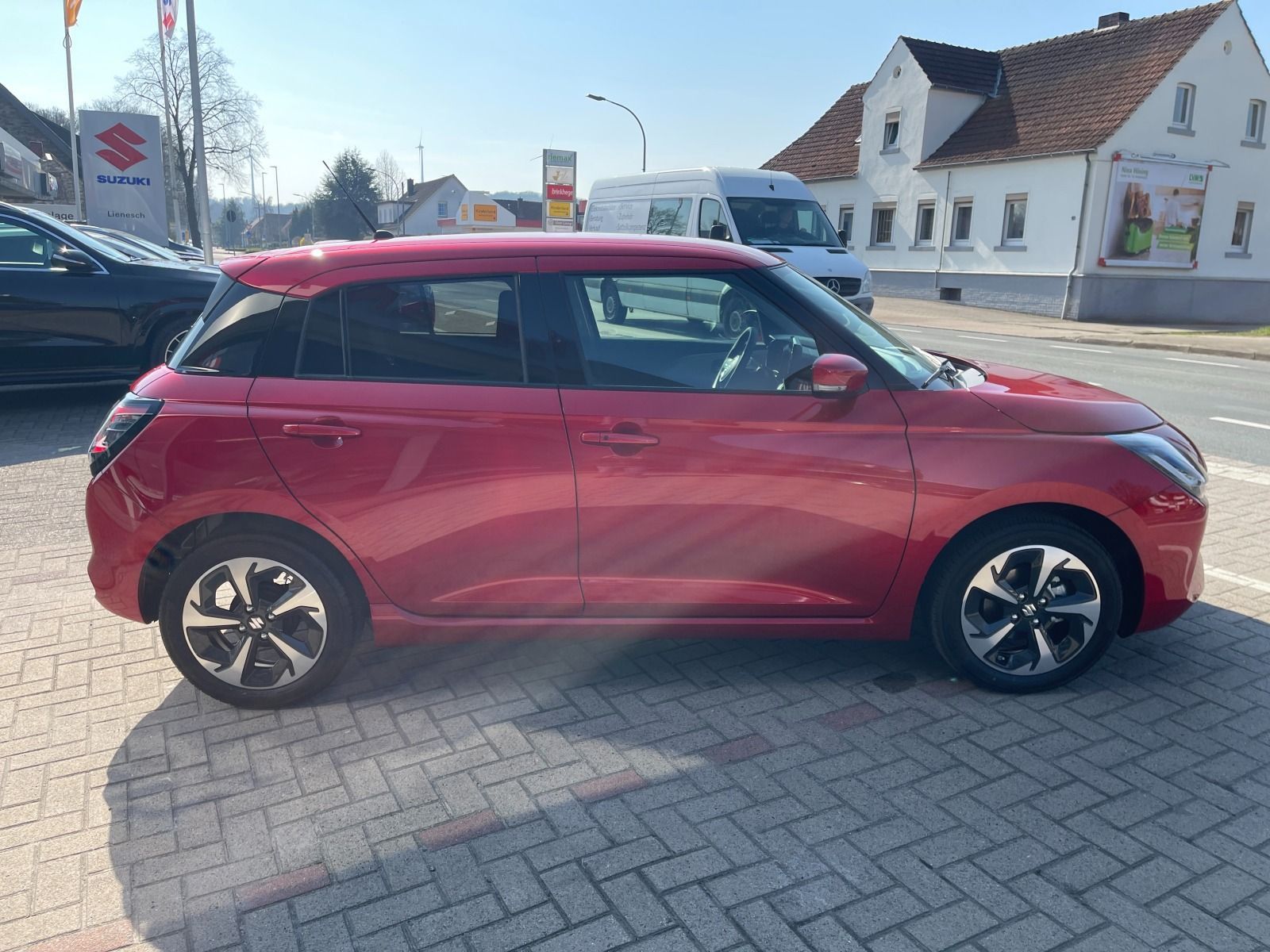 Fahrzeugabbildung Suzuki Swift 1.2 Dualjet Comfort+ Automatik Navi Kamera