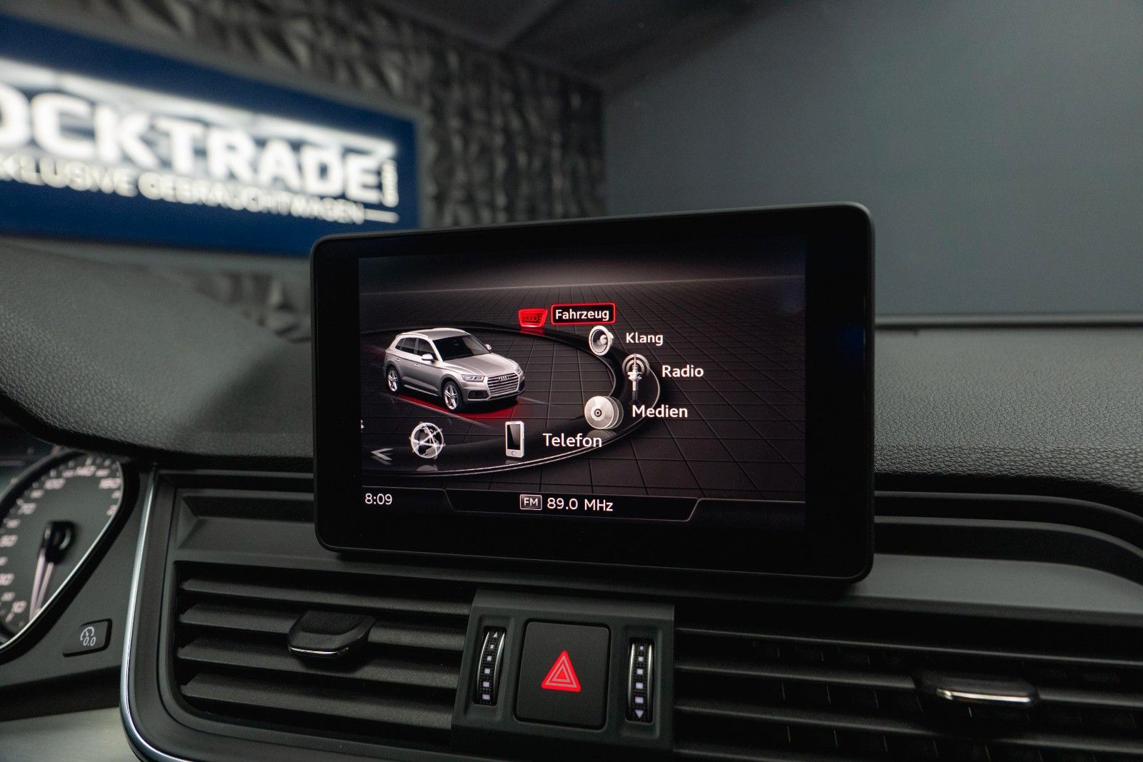Fahrzeugabbildung Audi SQ5 3.0 TDI quattro Optik-Paket Schwarz *LED*19%