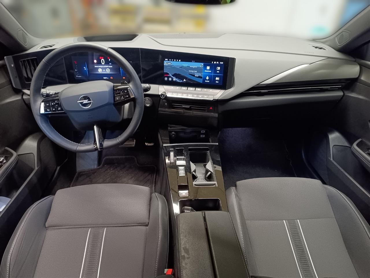Fahrzeugabbildung Opel Astra L 1.2 Turbo GS AT+Navi+360°+Frontscheibe h